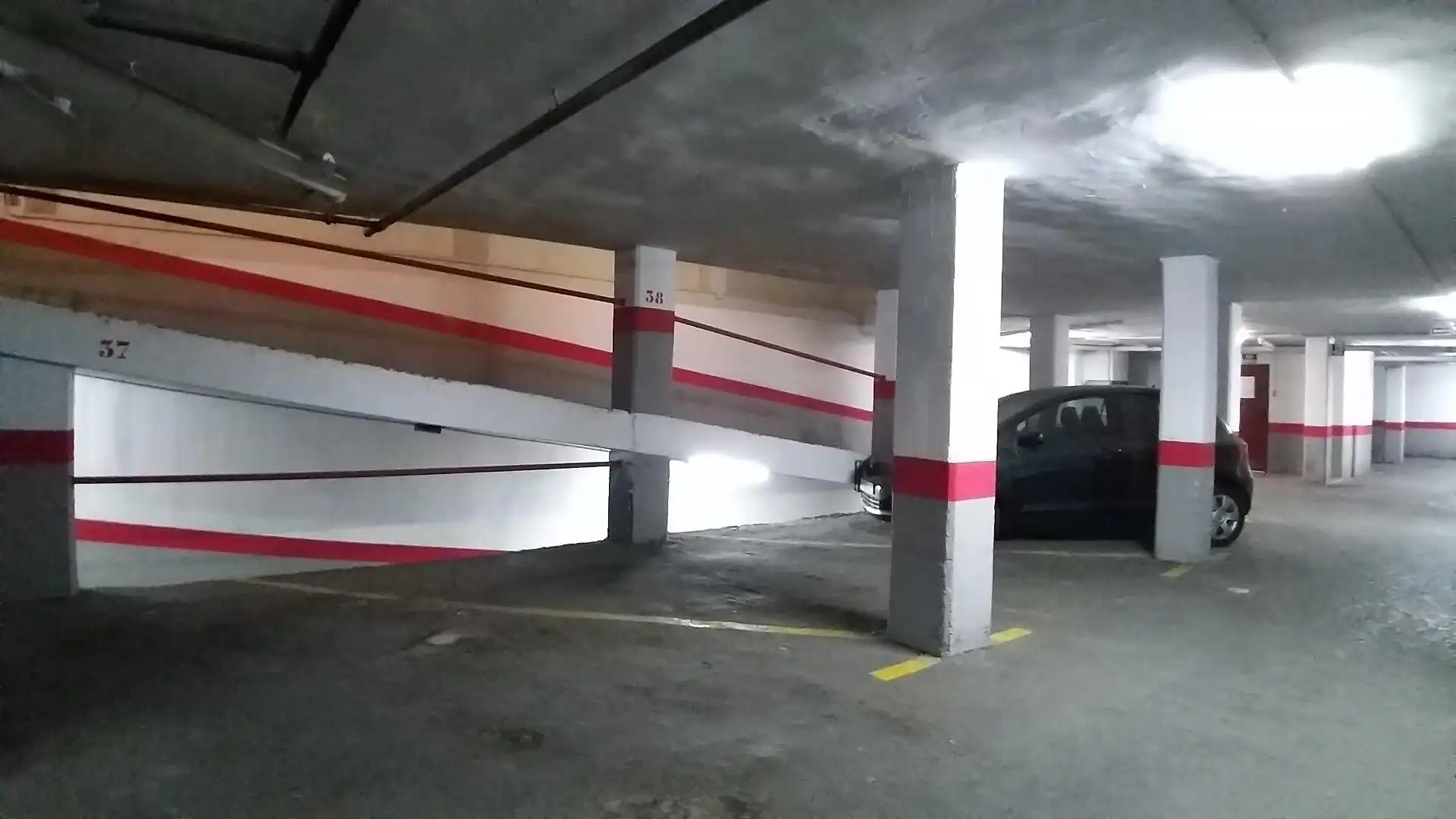Parkplatz von Garage zur Miete in Granada