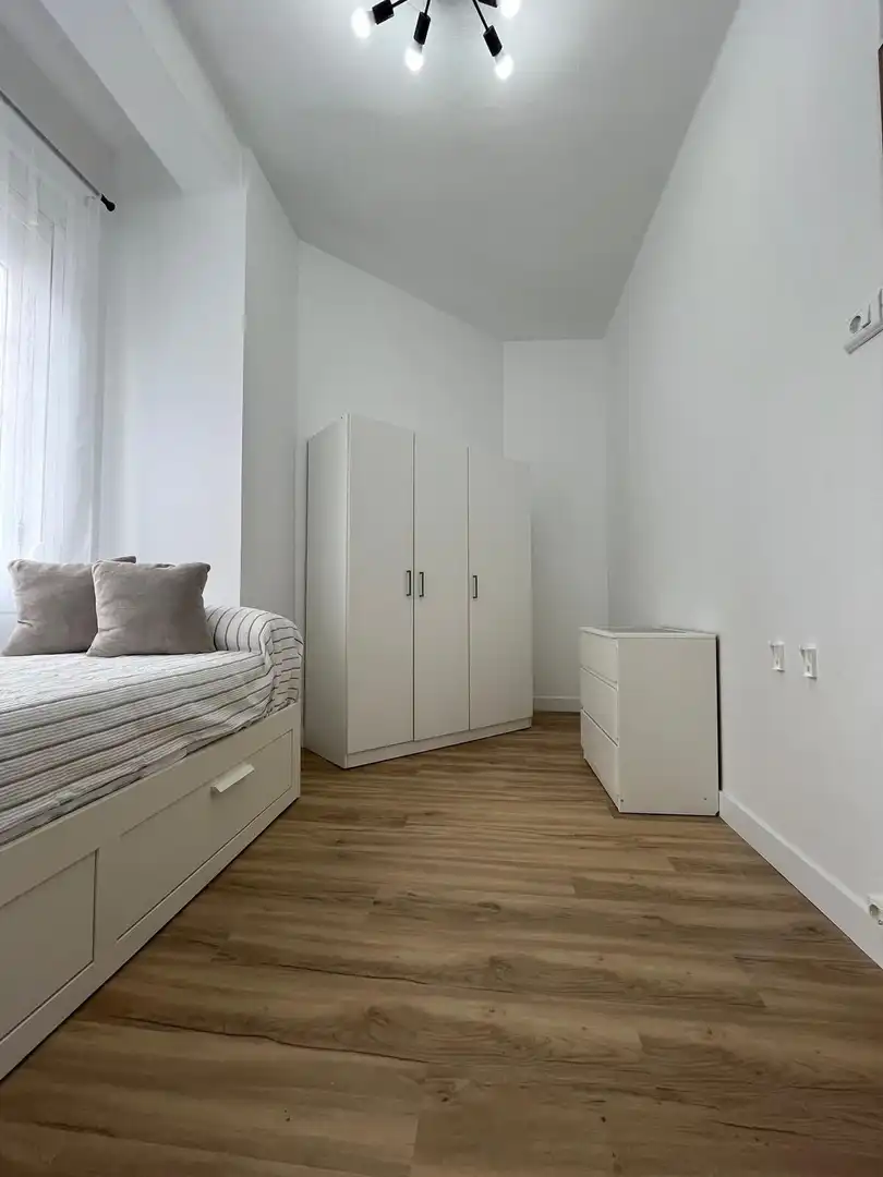 Bedroom of Flat for rent in Ferrol  with Heating