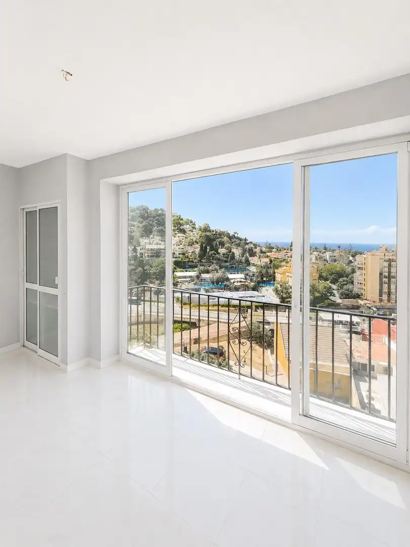 Habitación de Piso en venta en Málaga con Terraza y Balcón