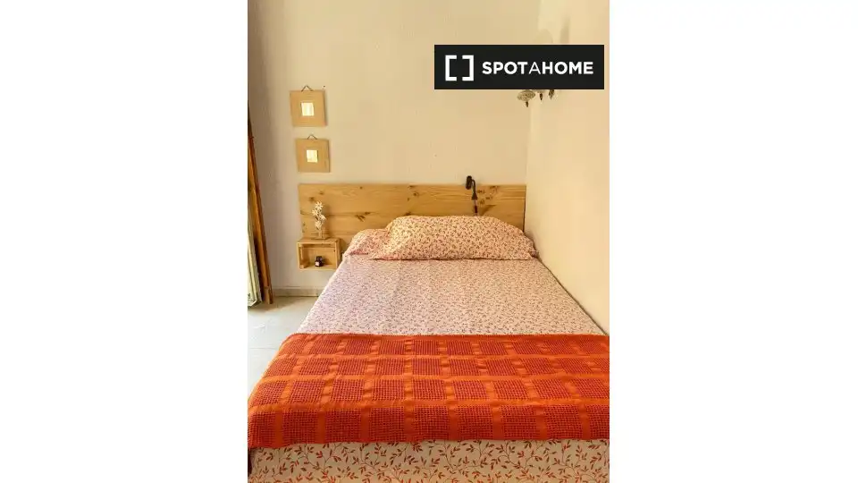 Bedroom of Flat for share in Centro