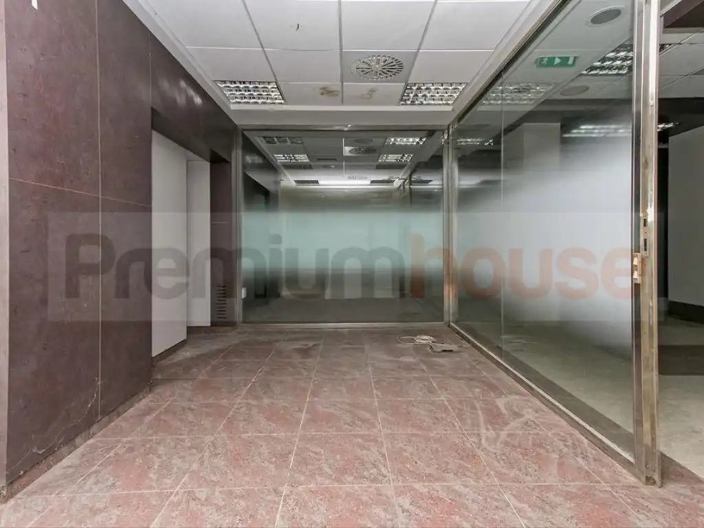 Business premises for sale in Calle de Mossèn Jacint Verdaguer, imagen 2