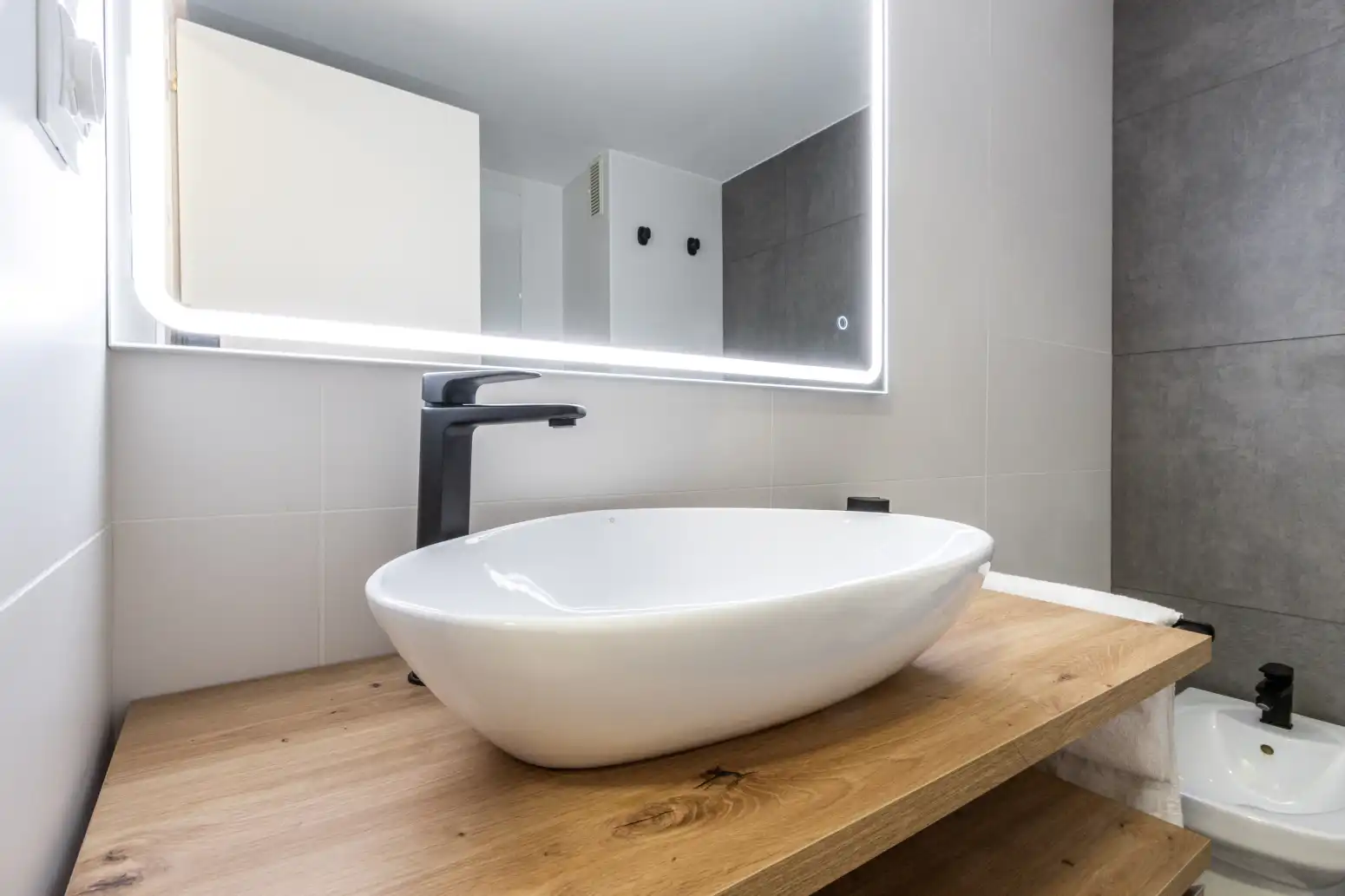 Badezimmer von Wohnung zum Verkauf in Terrassa mit Heizung, Parkett und Balkon