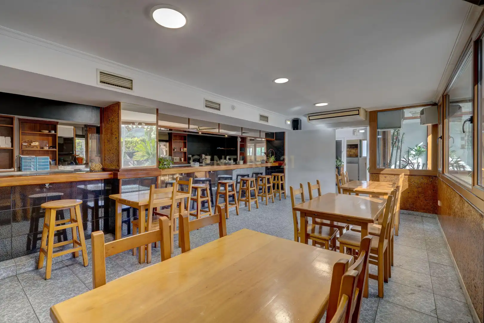 Commercial properties for sale in Deba  with Air Conditioner