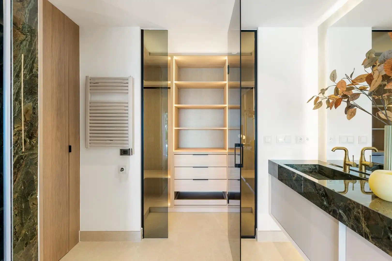 Bathroom of Apartments for sale in Estepona  with Air Conditioner, Terrace and Storage room