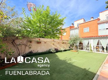 Adossat en venda a Calle Luis Proust