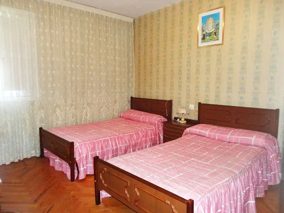 Schlafzimmer von Einfamilien-Reihenhaus zum Verkauf in Salas de los Infantes mit Heizung und Privatgarten