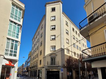 Bureau avec ascenseur à louer à Calle Menacho 12