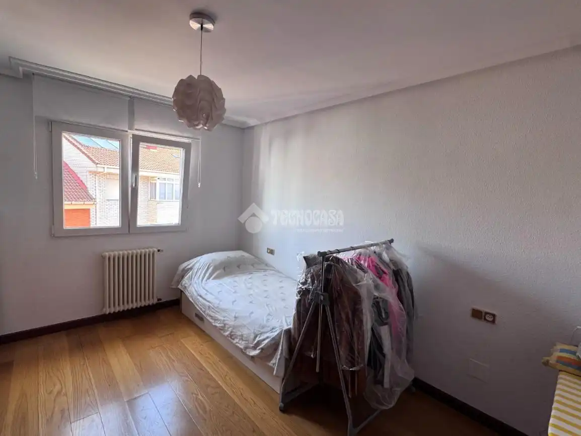 Schlafzimmer von Gebäude zum Verkauf in Villaquilambre