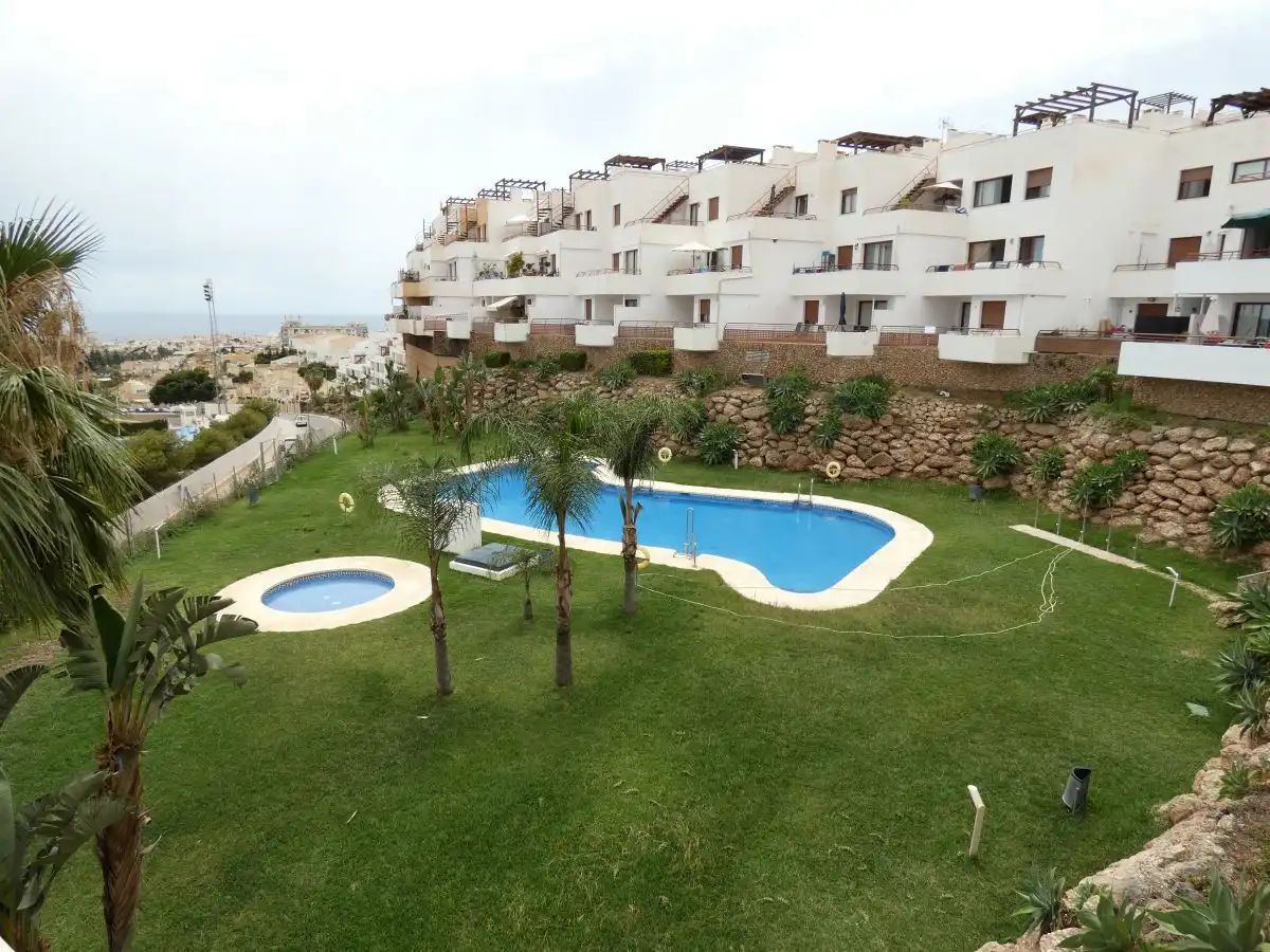 Jardín de Piso en venta en Nerja con Calefacción, Terraza y Trastero