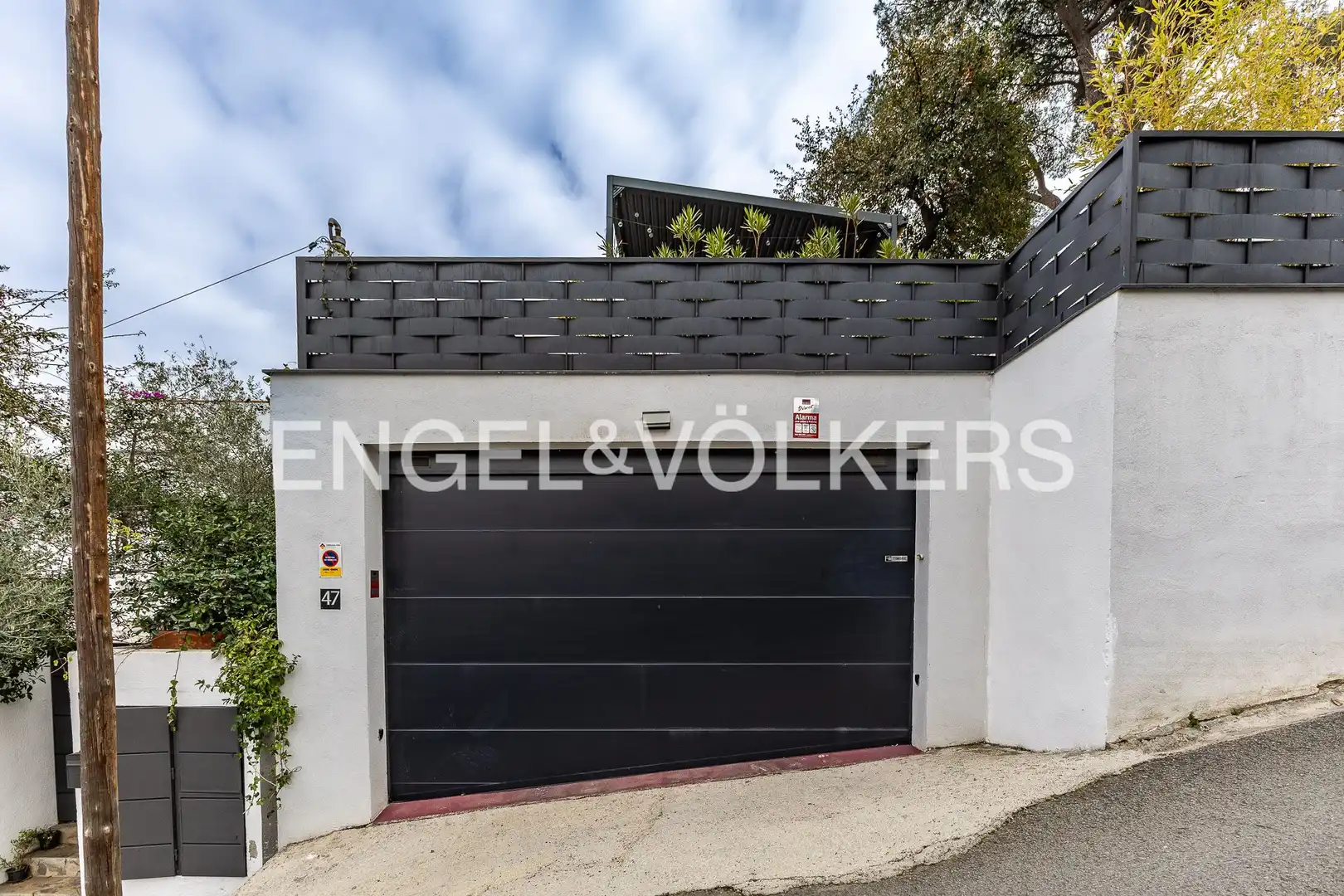 Exterior view of Houses for sale in Sant Cugat del Vallès  with Air Conditioner, Heating and Private garden