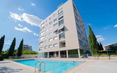 Vista exterior de Àtic en venda en Fuenlabrada amb Aire condicionat i Terrassa