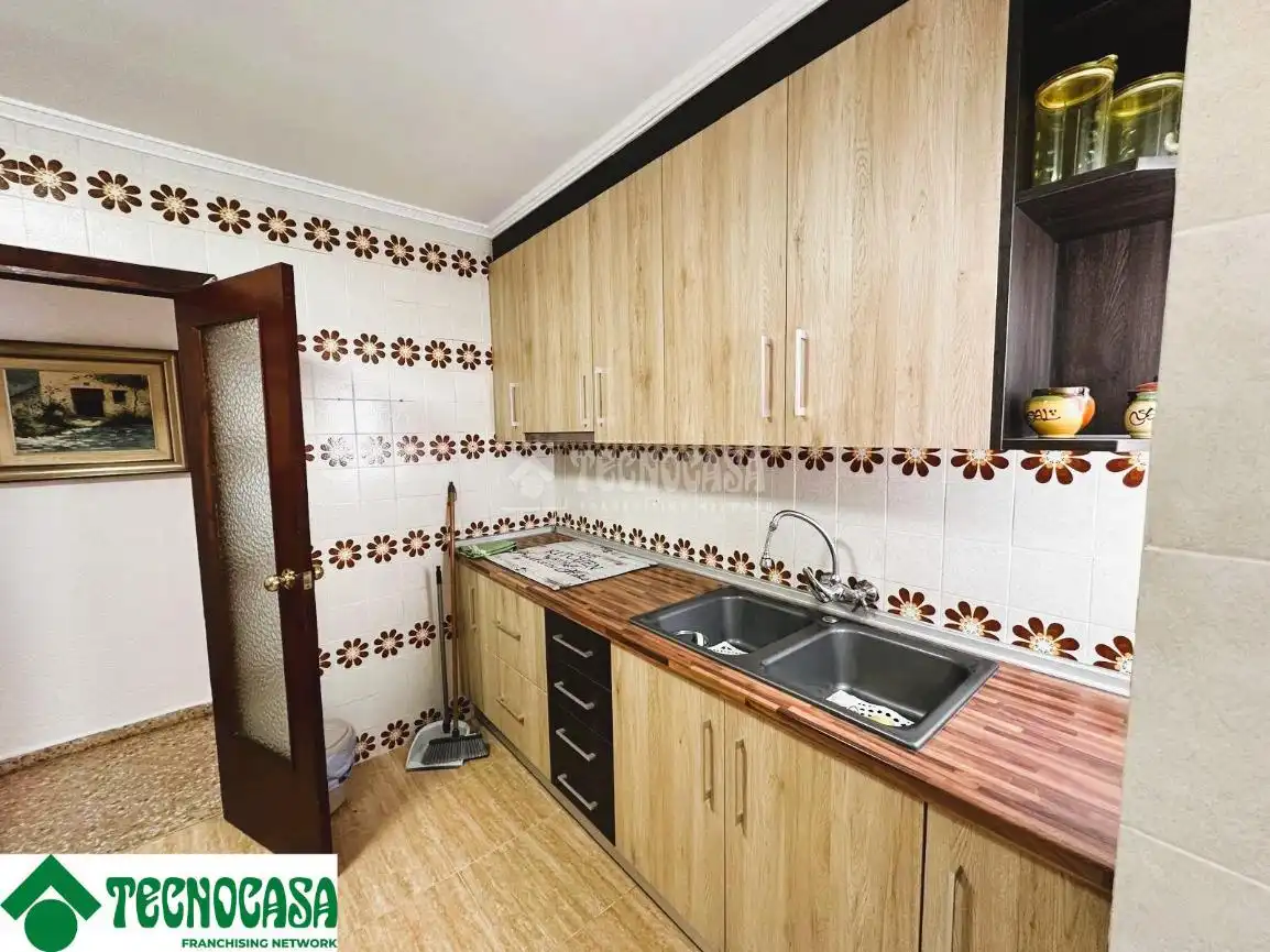 Kitchen of Flat for sale in Manises  with Storage room and Balcony