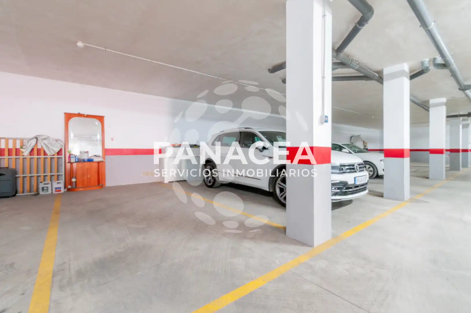 Parking with lift for sale in La Gangosa