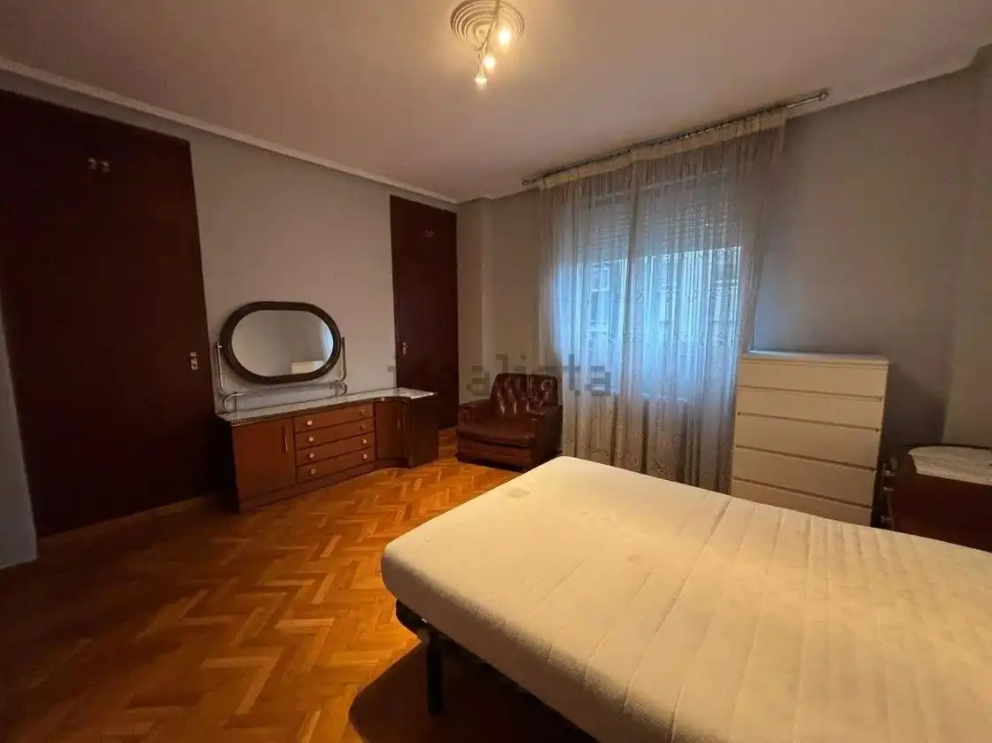 Schlafzimmer von Wohnung zum Verkauf in Ourense Capital  mit Heizung, Privatgarten und Parkett