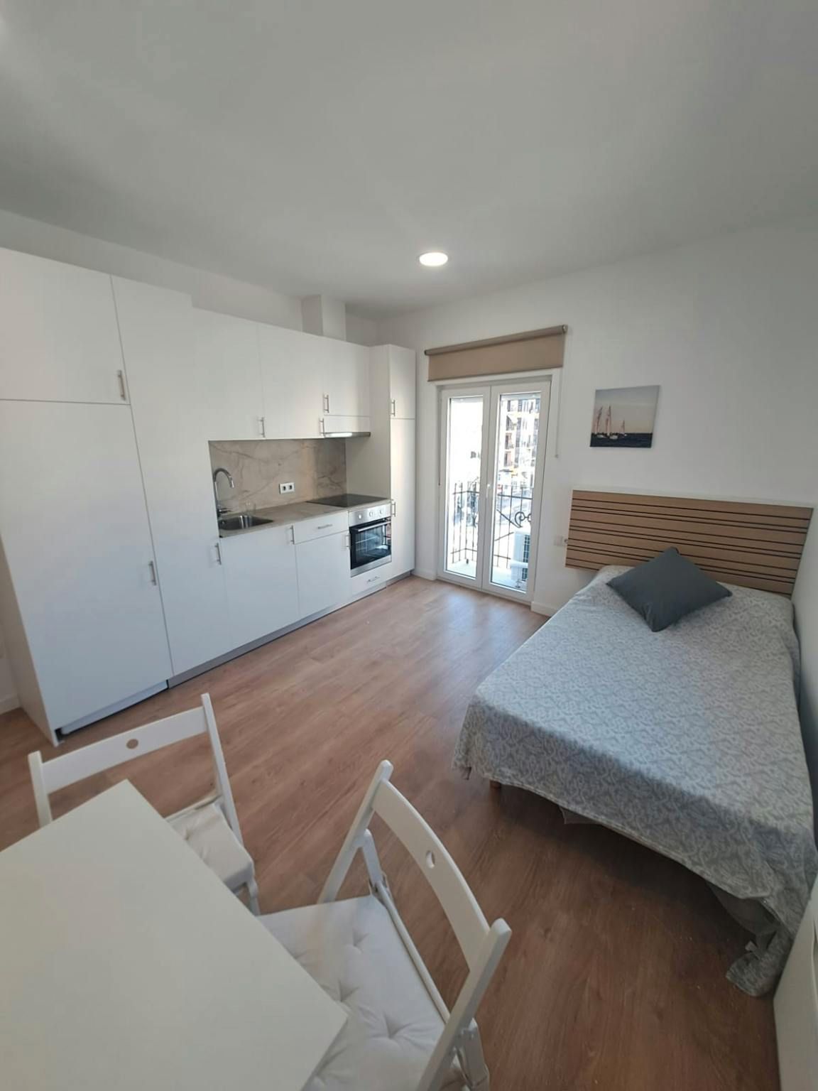 Dormitori de Pis de lloguer en  Valencia Capital amb Aire condicionat, Rentadora i TV