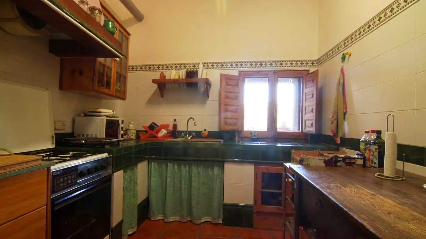 Cuina de Casa adosada en venda en Garcia amb Aire condicionat, Calefacció i Terrassa