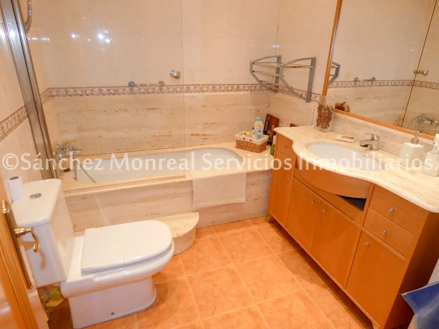 Casa adosada en venta en Avenida de la Cruz Roja, Alcázar de San Juan