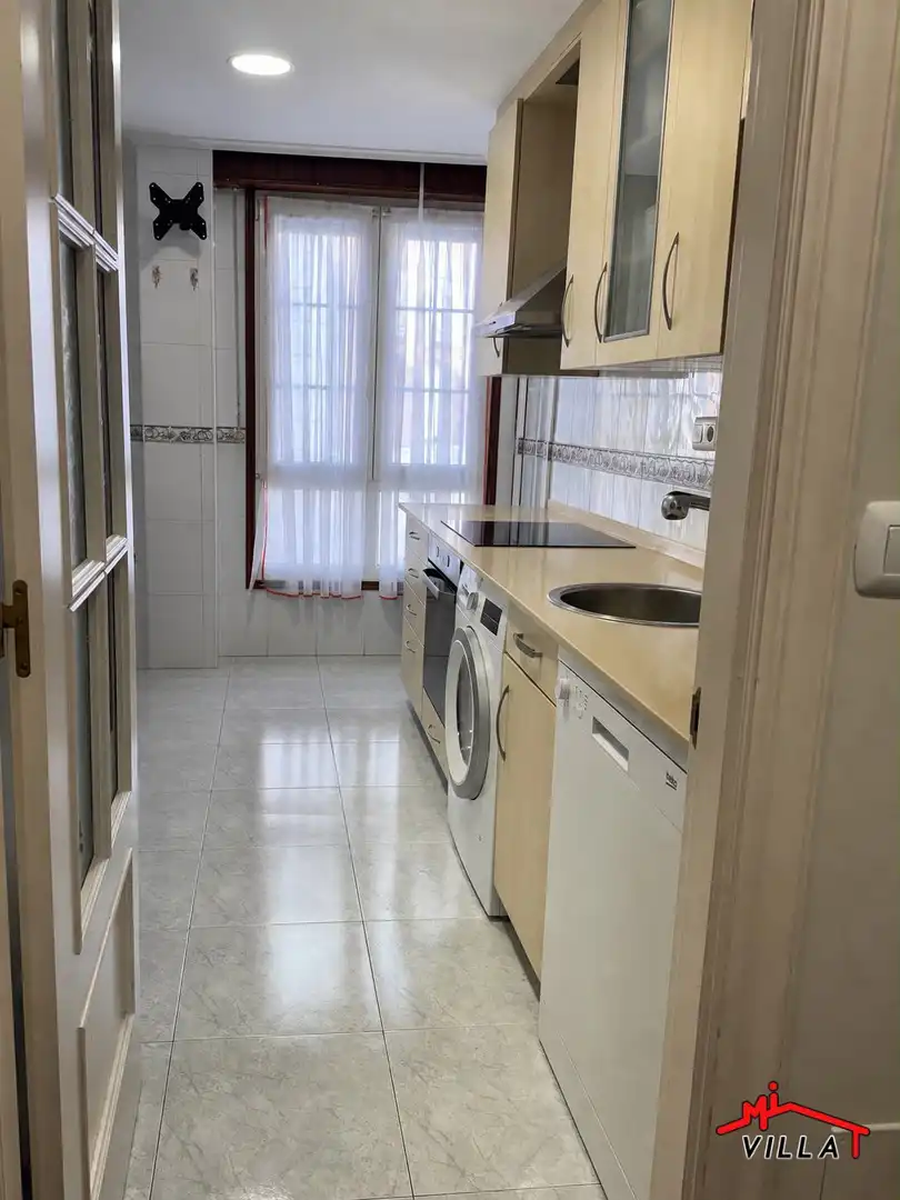 Cuina de Pis de lloguer en Colindres amb Calefacció, Moblat i Balcó