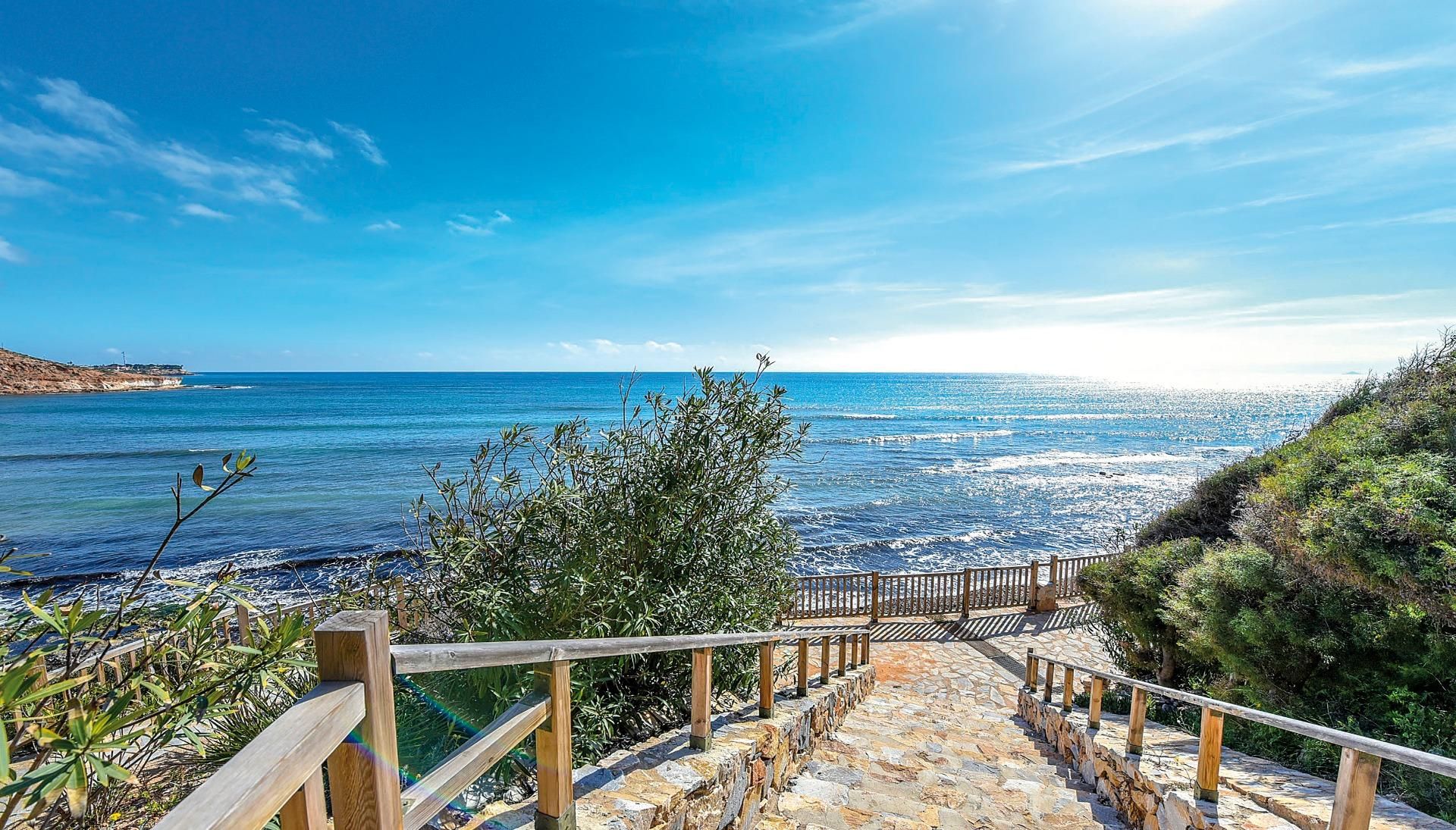 Exterior view of Planta baja for sale in Torrevieja  with Air Conditioner, Private garden and Terrace