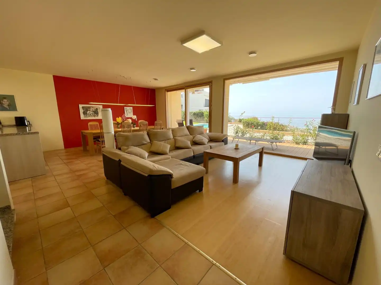Sala d'estar de Casa o xalet en venda en Torrox amb Aire condicionat, Jardí privat i Piscina