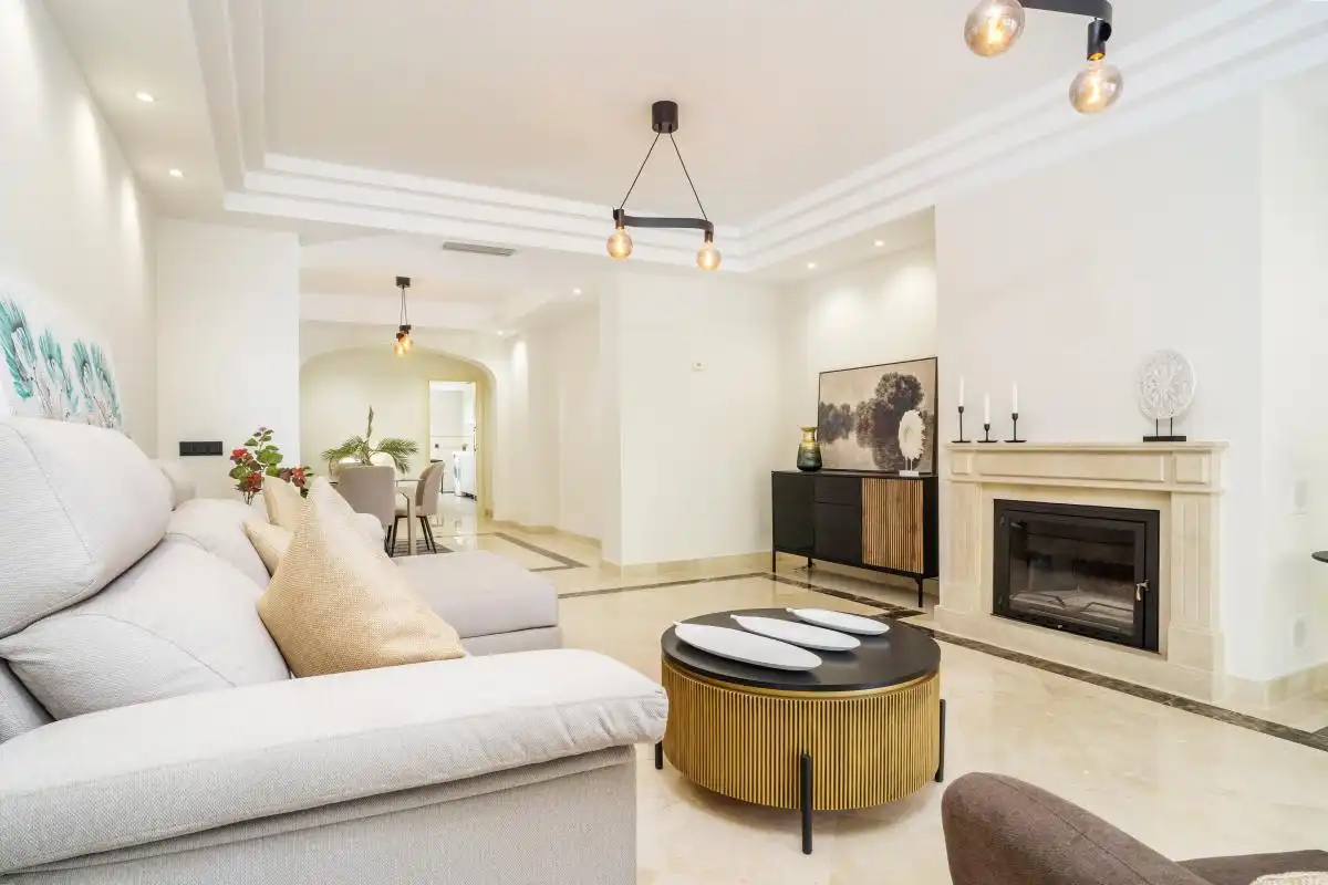 Living room of Flat for sale in Marbella  with Air Conditioner, Heating and Private garden