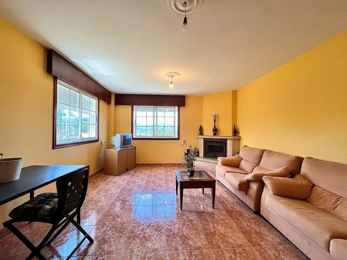 Sala de estar de Casa o chalet en venta en Cambre  con Jardín privado