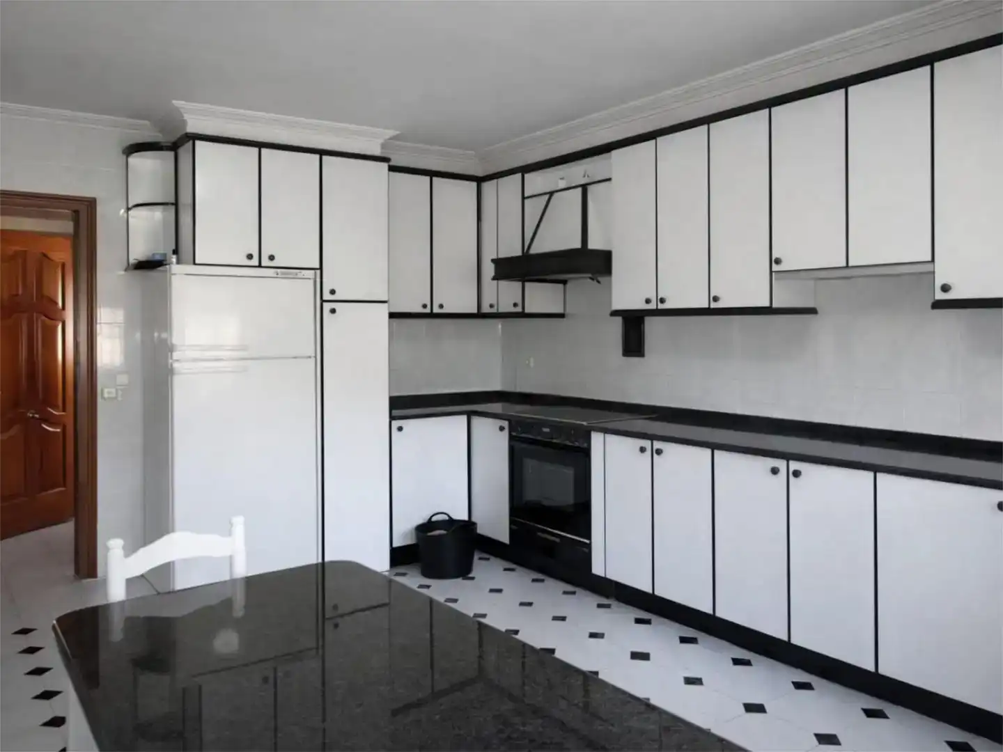 Kitchen of Flat for sale in Boqueixón  with Private garden, Storage room and Furnished