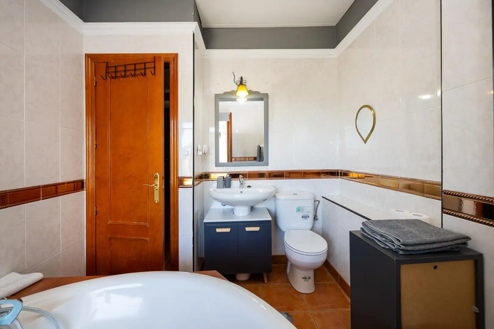 Bathroom of Flat for sale in Trevélez  with Heating, Terrace and Furnished