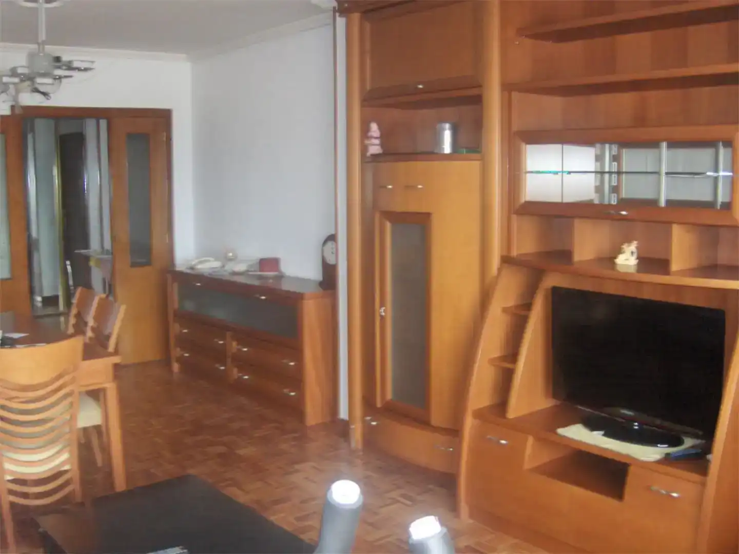 Sala d'estar de Pis per a compartir en Aranda de Duero amb Parquet, Moblat i Balcó