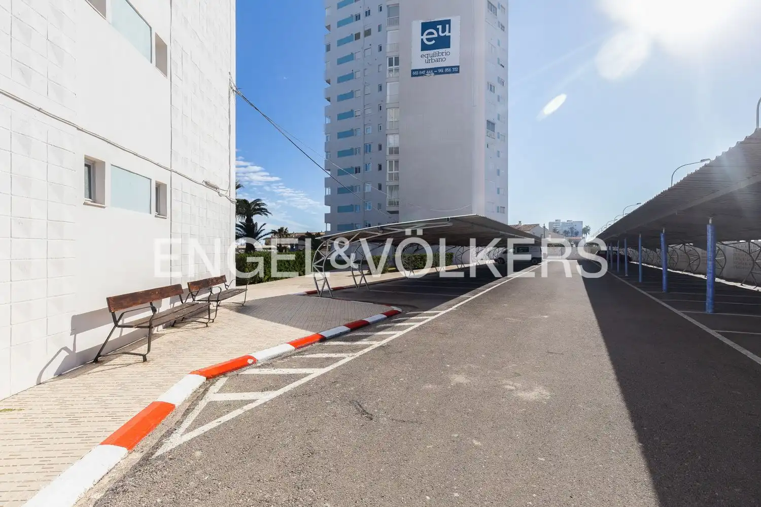 Vista exterior de Pis de lloguer en Valencia amb Calefacció, Terrassa i Piscina