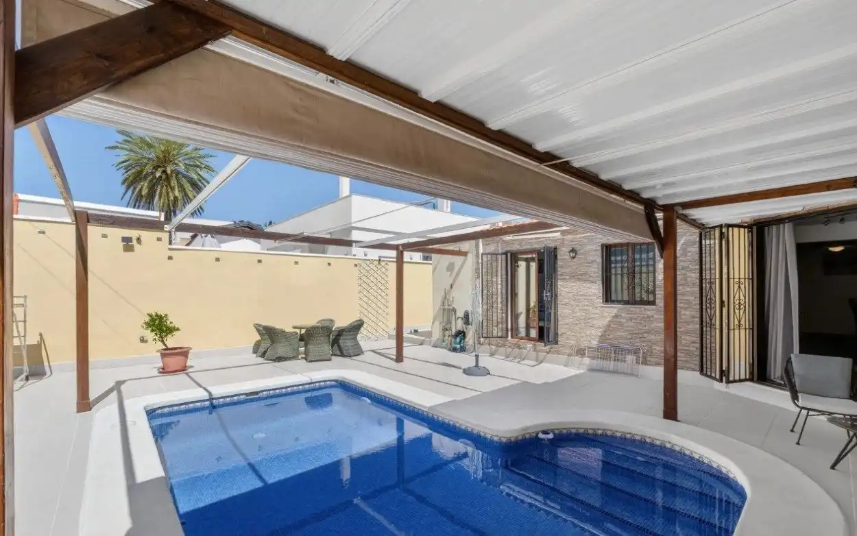Xalet amb piscina en venda a N/A, imagen 2