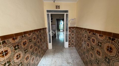 Foto 2 de Casa adosada en venta en Torredonjimeno, Jaén