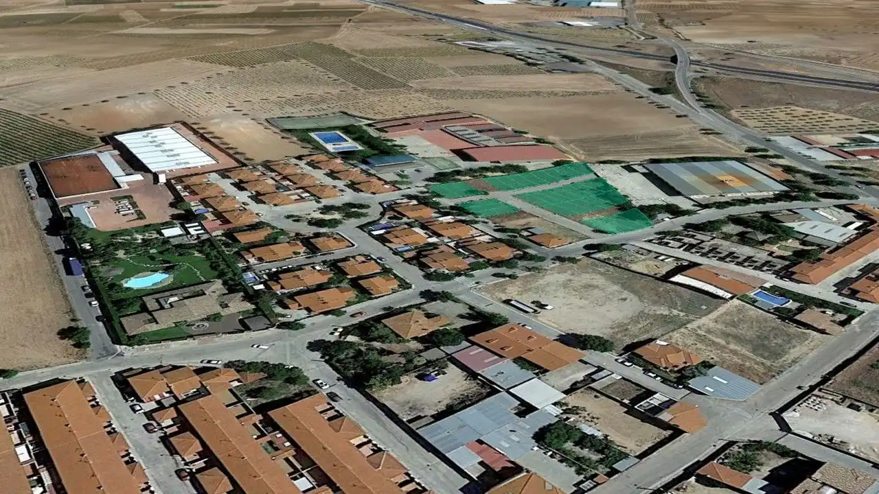 Residencial en venta en Calle Turina, Dosbarrios