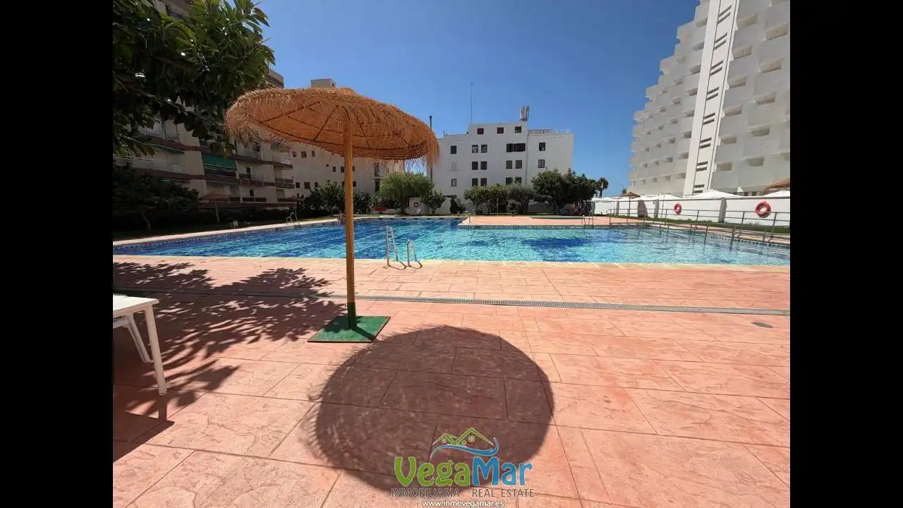 Flat for rent in Avenida Amelia Sánchez de Alcázar, Almuñecar Centro