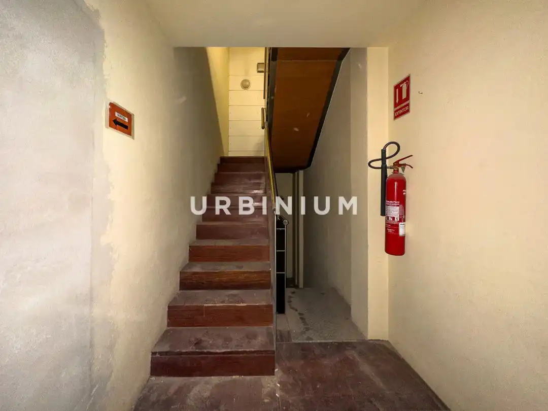 Business premises to rent in Carrer Juli Garreta, imagen 8