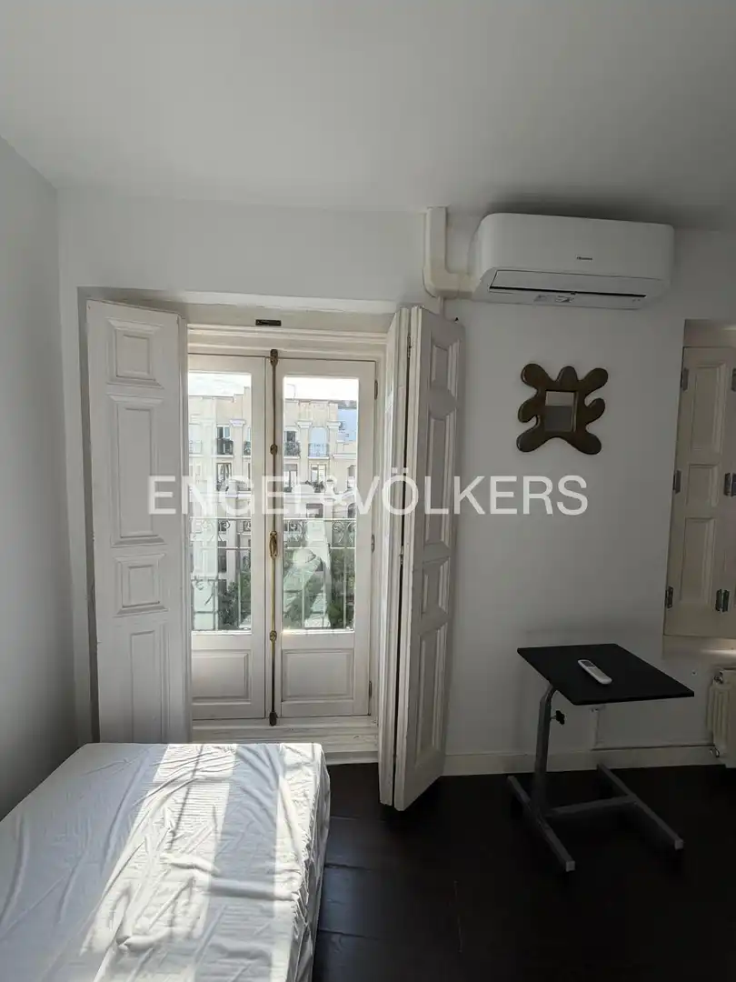 Piso con terraza en alquiler en Calle de Santa Engracia, imagen 3