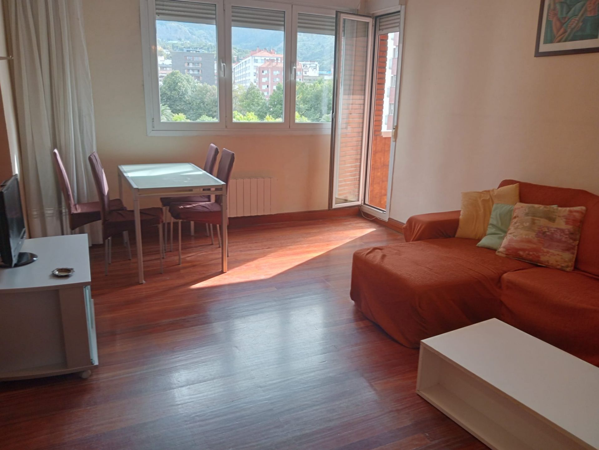 Sala de estar de Piso en venta en Bilbao  con Calefacción, Trastero y Balcón