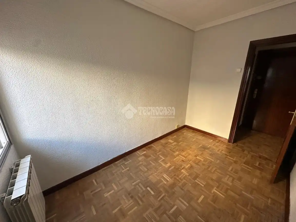 Bedroom of Flat for sale in Madrid  with Heating, Parquet flooring and Terrace