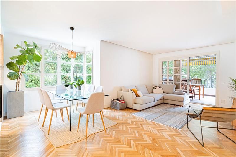 Living room of Flat for sale in  Palma de Mallorca  with Air Conditioner, Terrace and Community pool