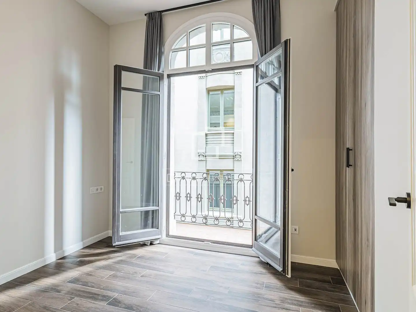 Piso en venta en Barcelona con Aire acondicionado, Calefacción y Balcón