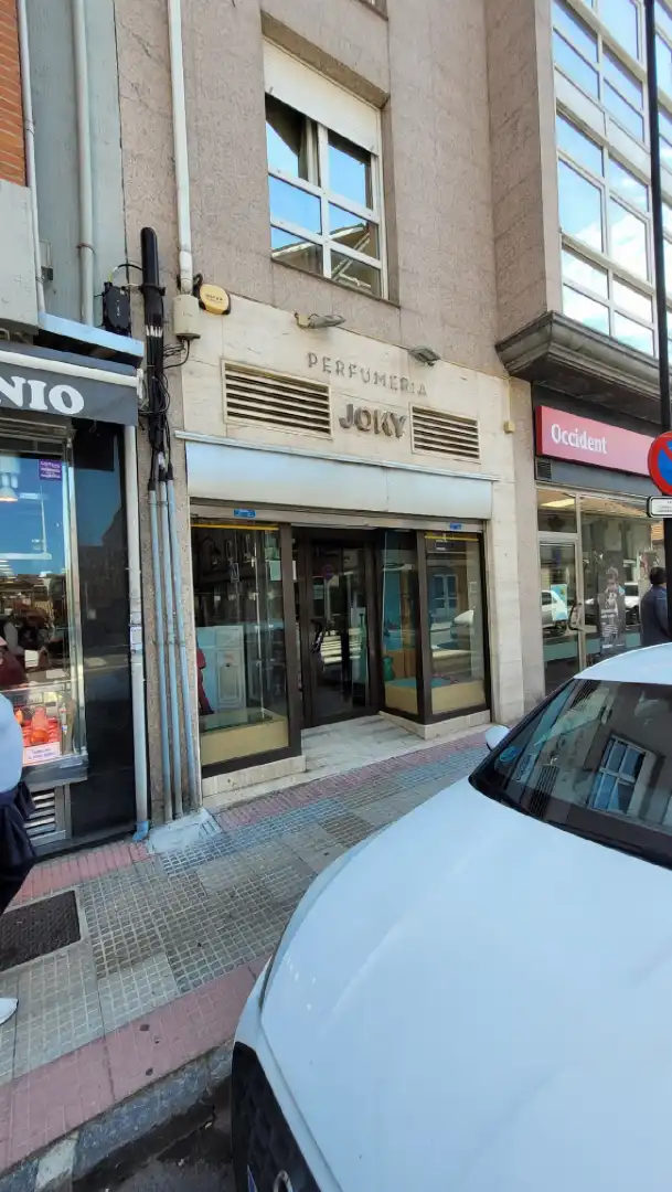 Local comercial en venda a Avenida Alcalde José Fernandín 26, imagen 2