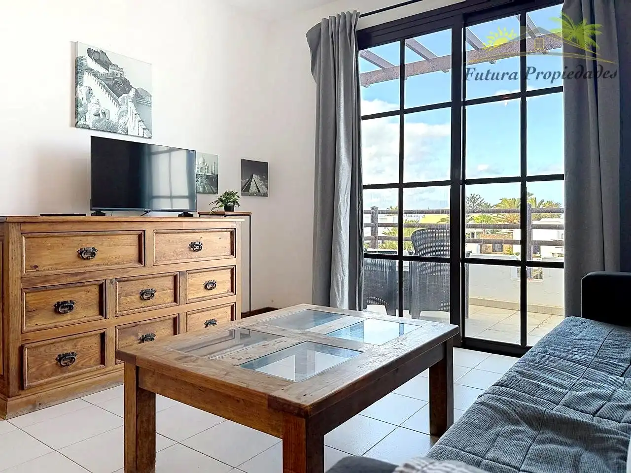 Sala de estar de Piso en venta en Teguise con Terraza y Piscina comunitaria