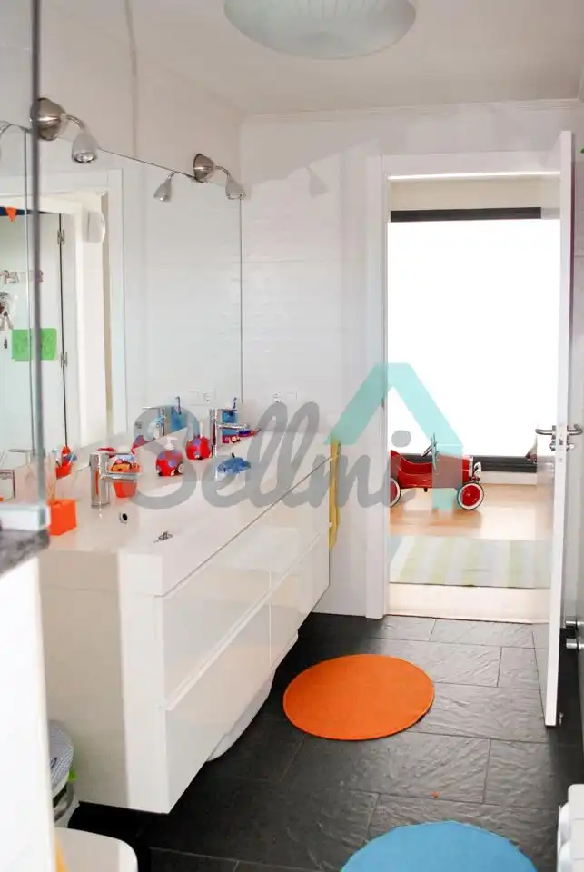 Bathroom of Houses for rent in Siero  with Heating, Parquet flooring and Terrace
