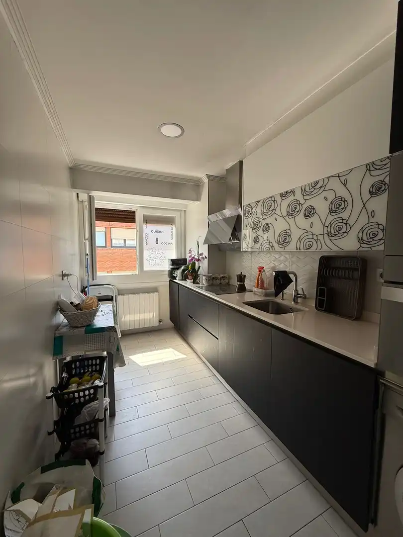 Küche von Wohnung zum Verkauf in Erandio mit Heizung, Abstellraum und Balkon