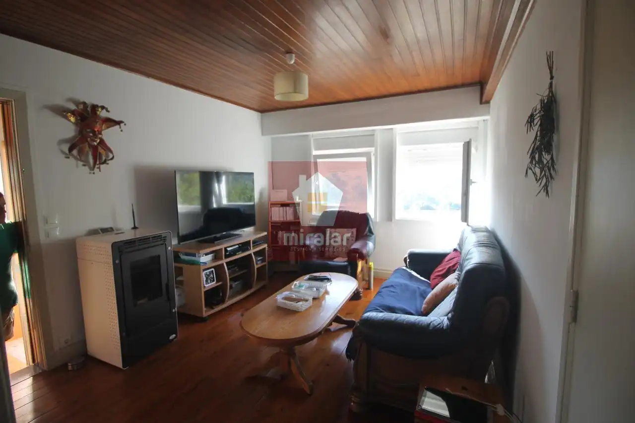Sala d'estar de Casa o xalet en venda en Crecente amb Calefacció, Jardí privat i Terrassa