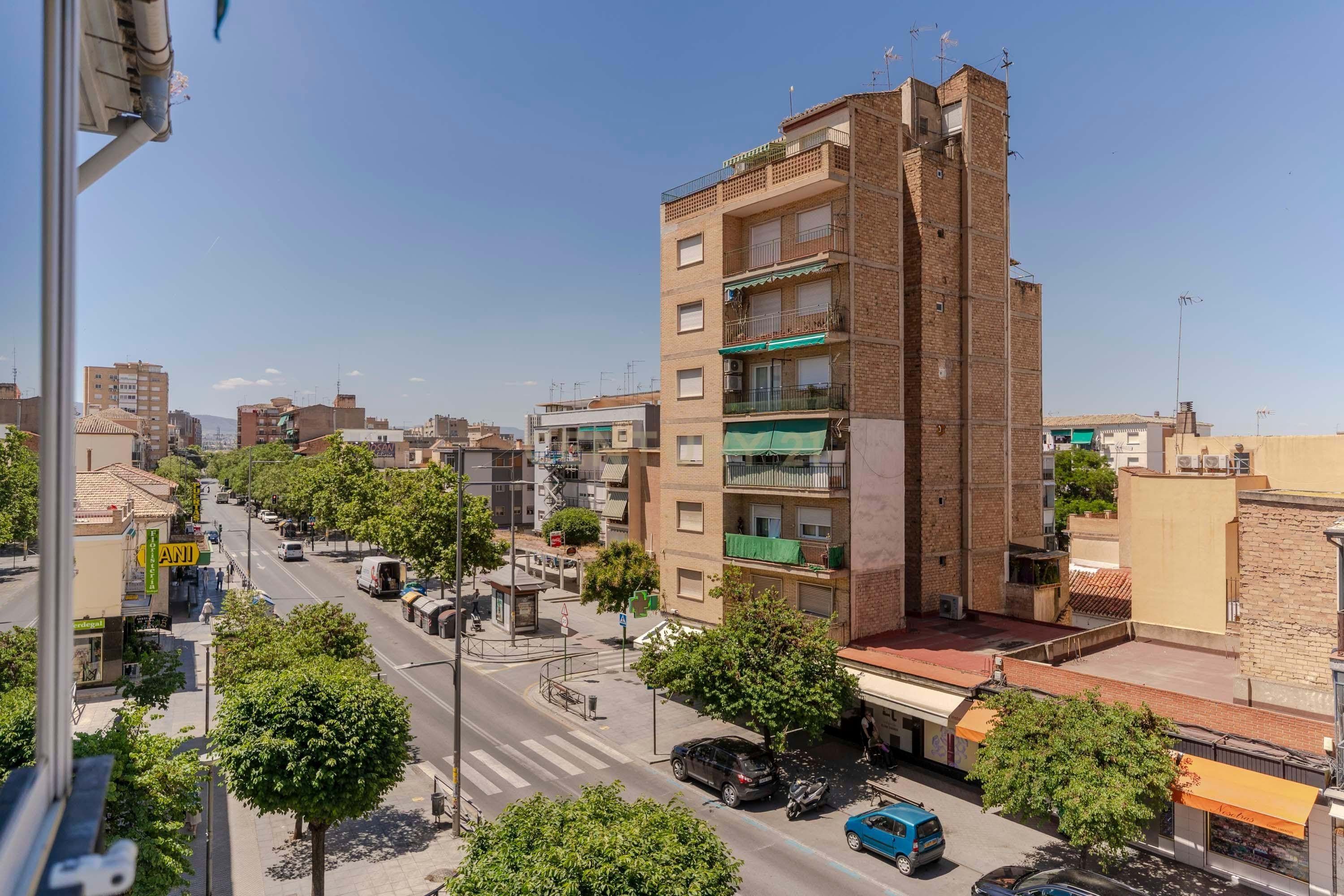 Exterior view of Flat for sale in  Granada Capital  with Air Conditioner