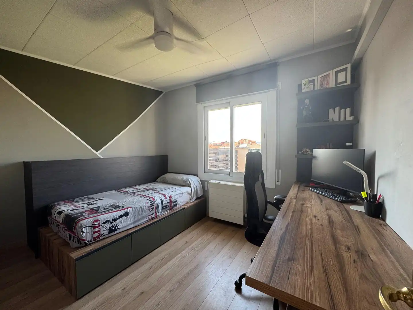 Habitación de Ático en venta en Igualada con Calefacción, Parquet y Terraza