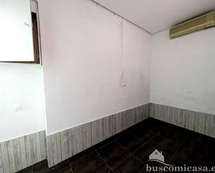 Premises to rent in Linares  with Air Conditioner