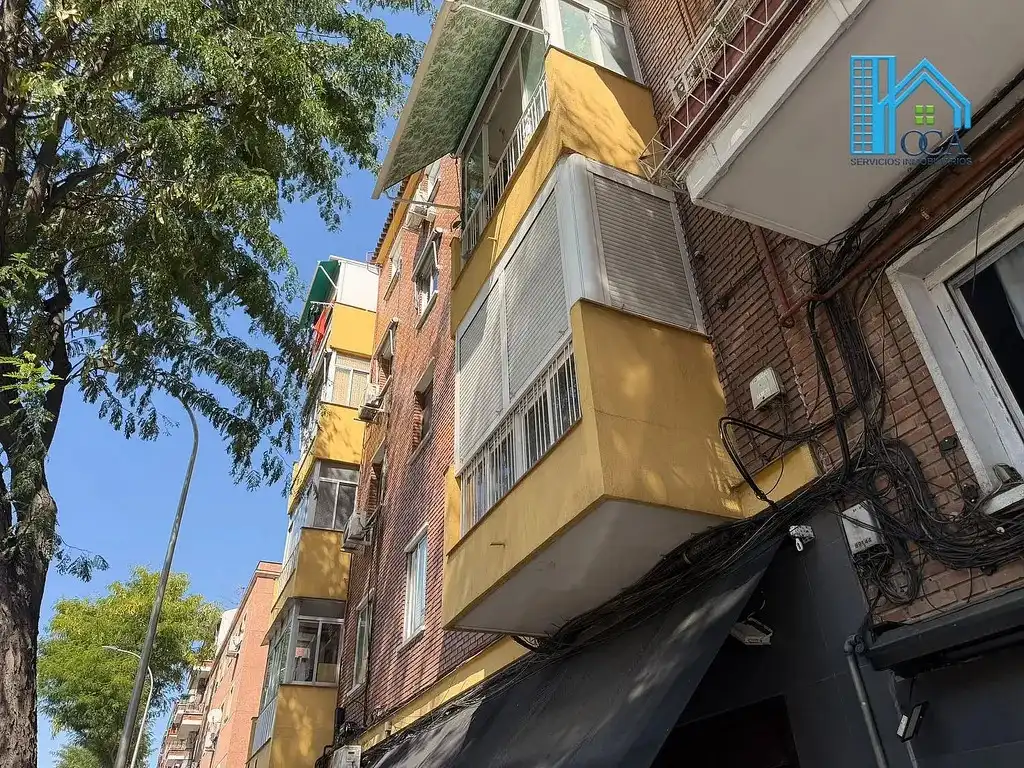 Vista exterior de Piso en venta en Madrid con Aire acondicionado, Terraza y Amueblado