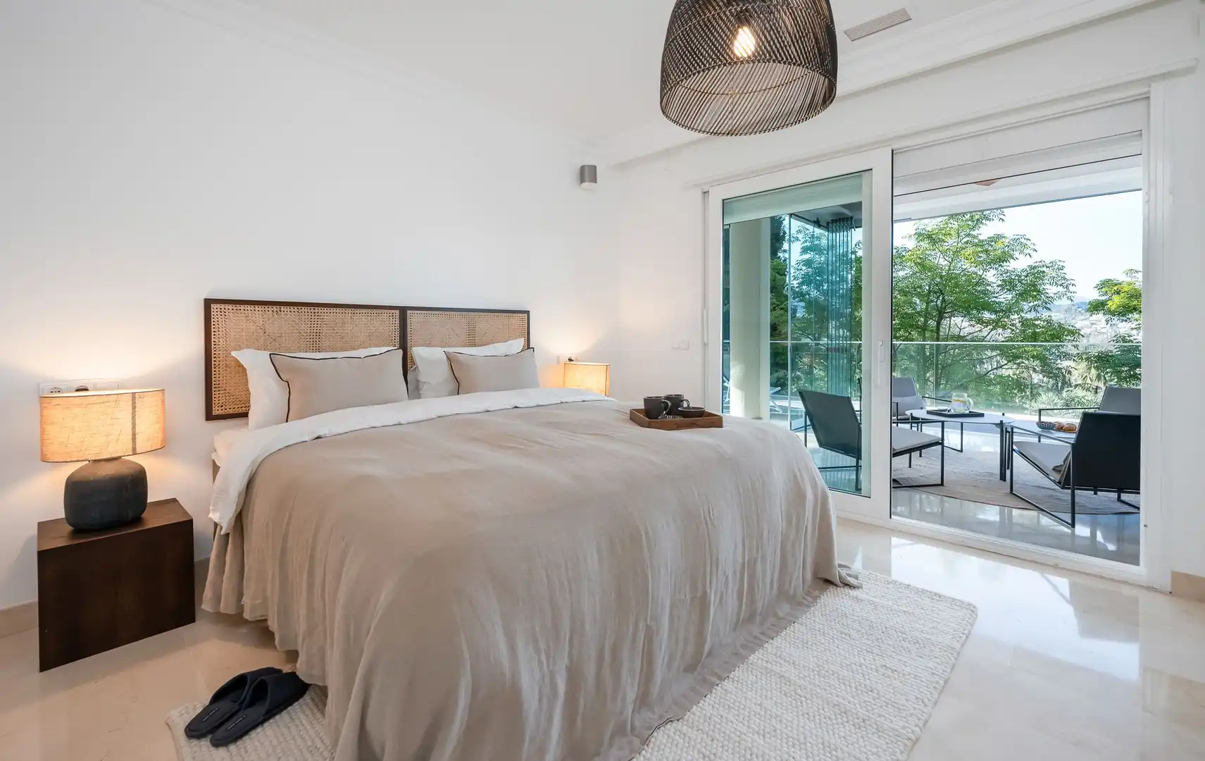 Habitación de Planta baja en venta en Marbella con Aire acondicionado, Calefacción y Jardín privado